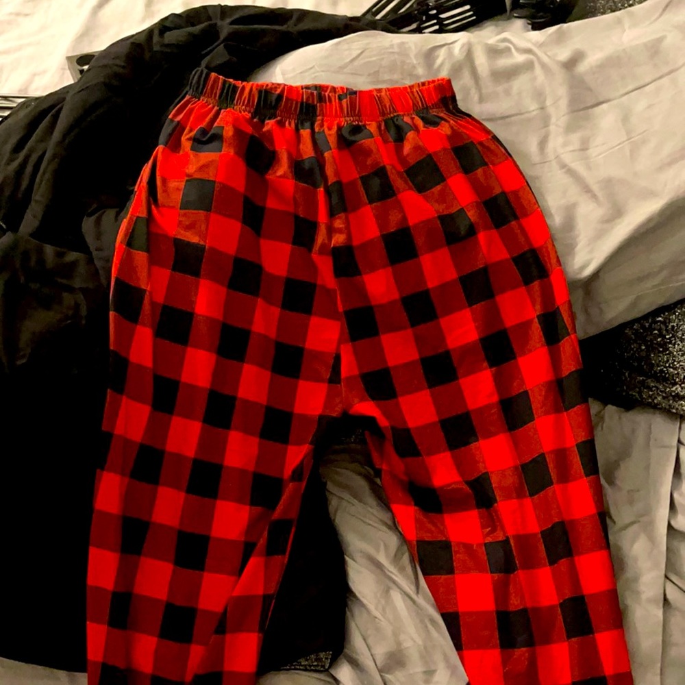 Red and black plaid sleeping leggings